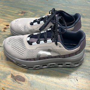 Womens on cloud monster size 8